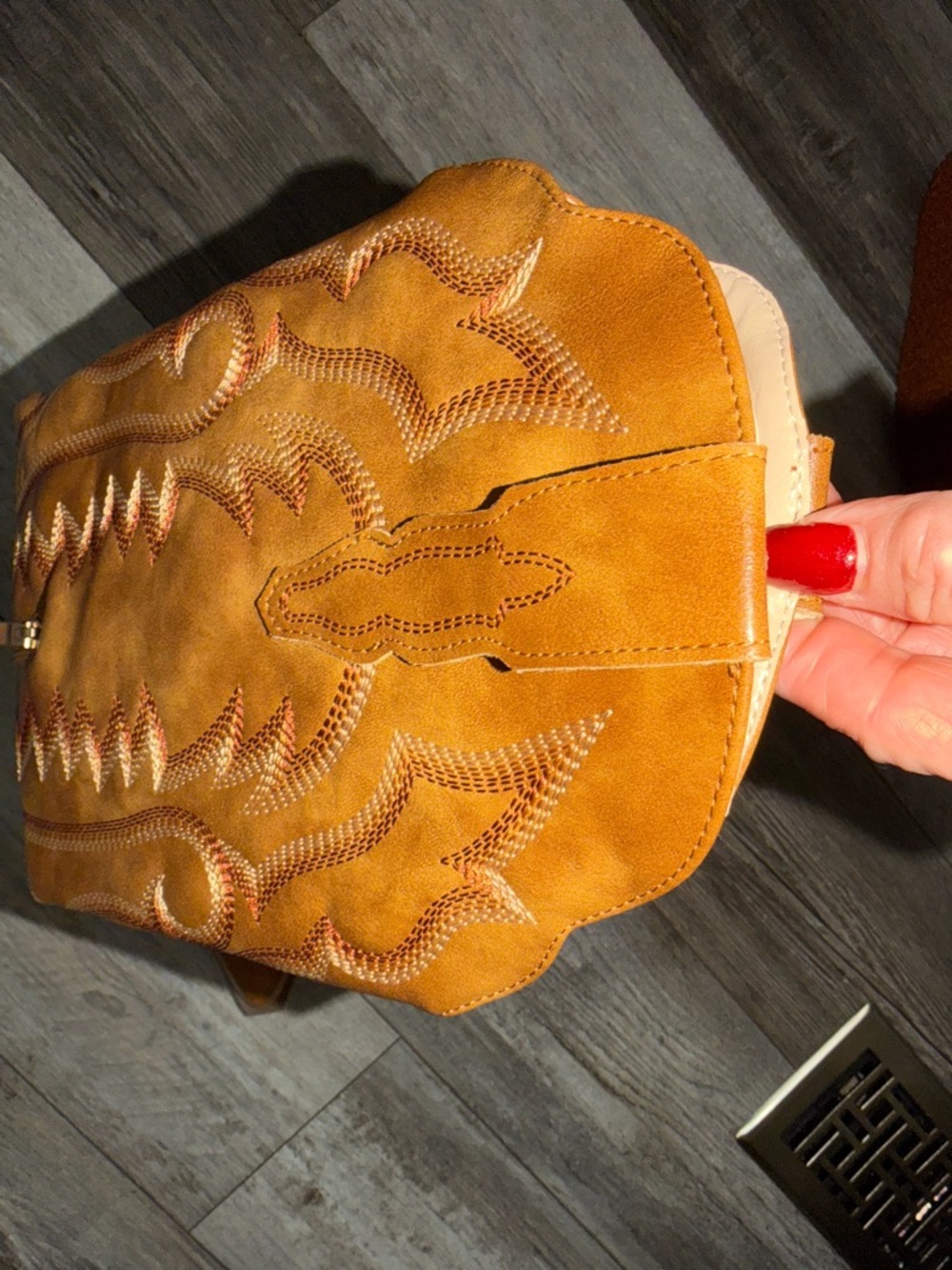 Women's Wet kiss Embroidered Heeled Western Boot - Picture 7 of 11